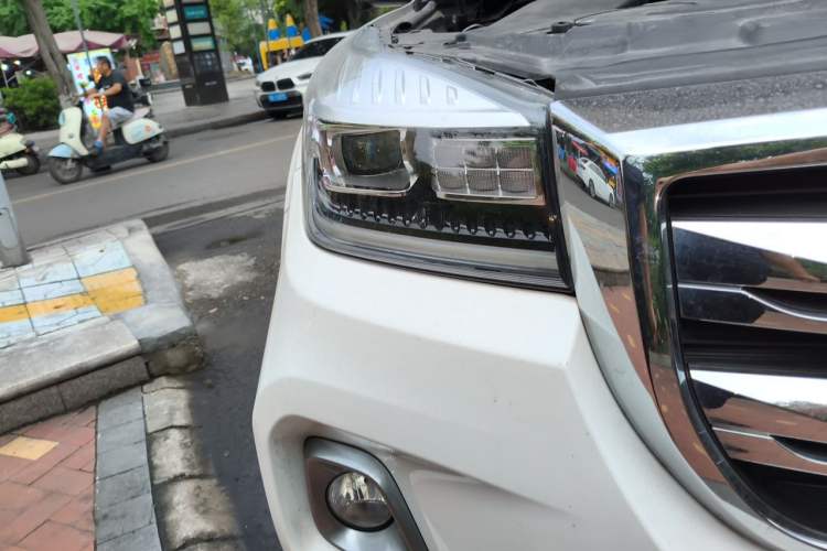 Used Haval H9 2020 2.0T Gasoline 4x4 Comfort Edition 7 Seats Right Front Headlight