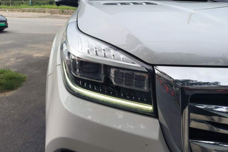 Used Haval H9 2020 2.0T Gasoline 4WD Premium Edition 5 Seats Right Front Headlight
