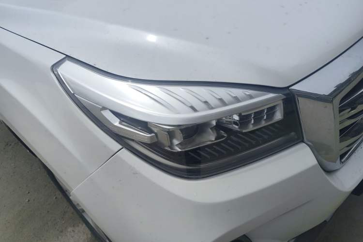 Used Haval H9 2020 2.0T Gasoline 4x4 Luxury 7-Seater Right Front Headlight