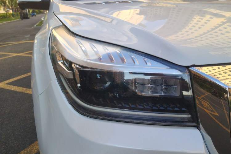 Used Haval H9 2020 2.0T Gasoline 4WD Premium Edition 5 Seats Right Front Headlight