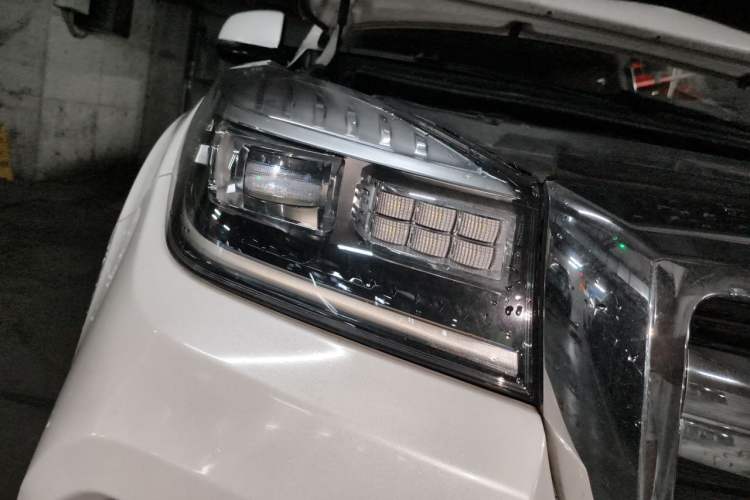 Used Haval H9 2020 2.0T Gasoline 4x4 Elite Version 5 Seats Right Front Headlight