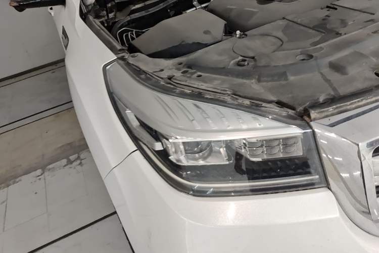 Used Haval H9 2020 2.0T Gasoline 4x4 Luxury 7-Seater Right Front Headlight