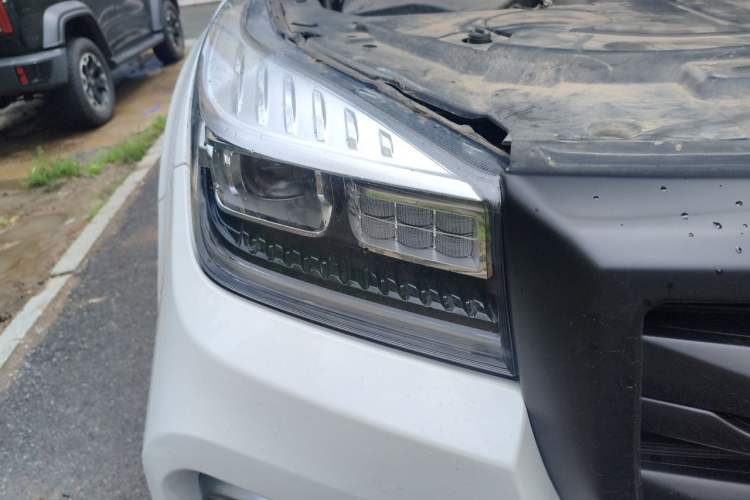 Used Haval H9 2020 2.0T Gasoline 4WD Premium Edition 5 Seats Right Front Headlight