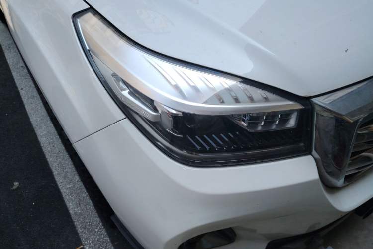Used Haval H9 2020 2.0T Gasoline 4x4 Luxury 7-Seater Right Front Headlight