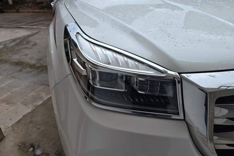 Used Haval H9 2020 2.0T Gasoline 4x4 Luxury 7-Seater Right Front Headlight