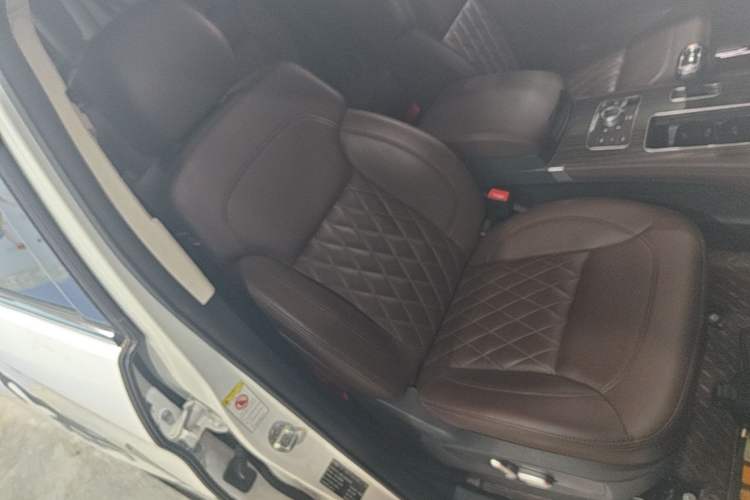 Used Haval H9 2020 2.0T Gasoline 4x4 Luxury 7-Seater Right Front Seat