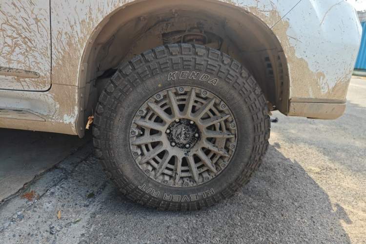 Used Haval H9 2020 2.0T Gasoline 4x4 Comfort Edition 7 Seats Right Front Wheel Hub