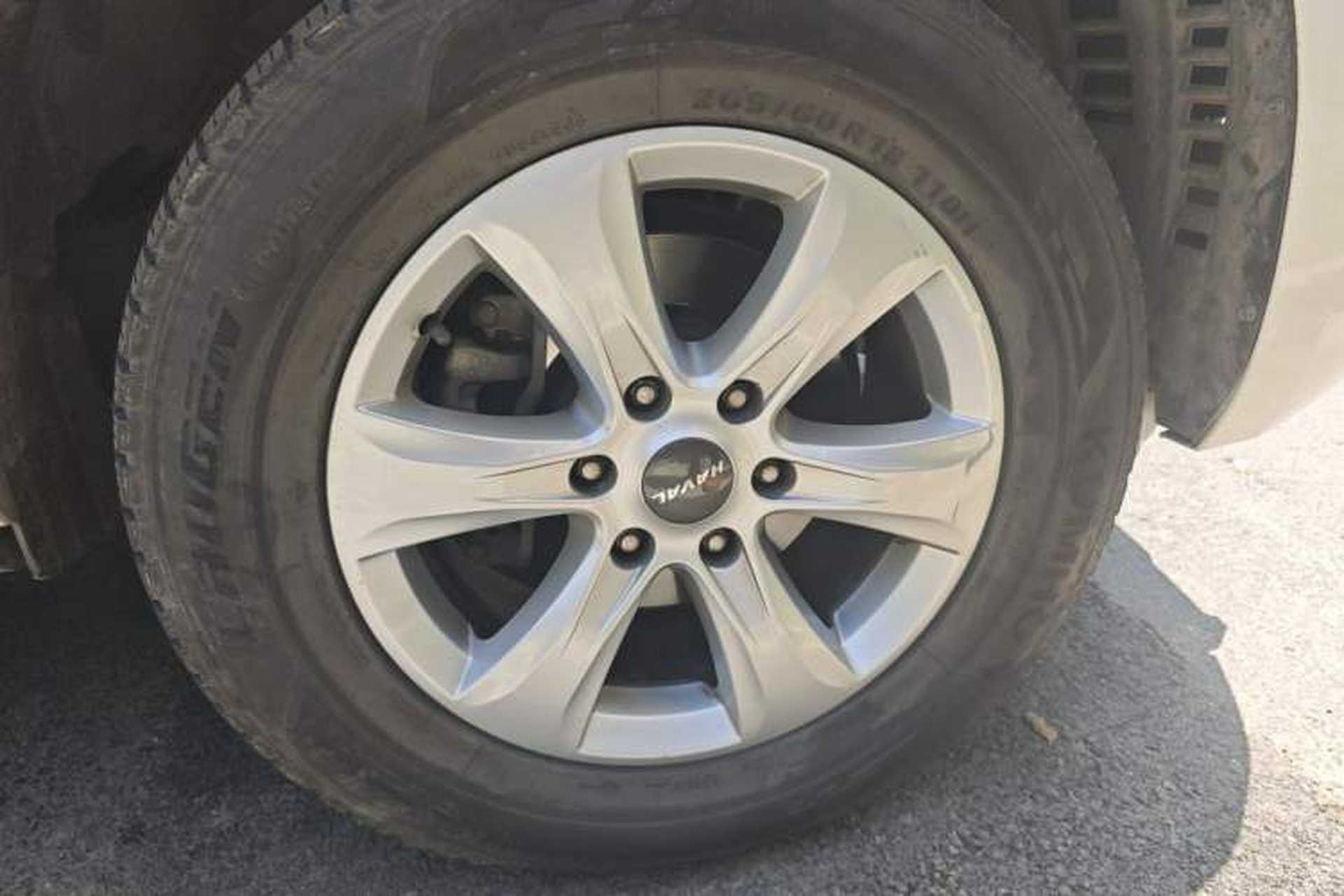 Used Haval H9 2020 2.0T Gasoline 4WD Premium Edition 5 Seats Right Front Wheel Hub