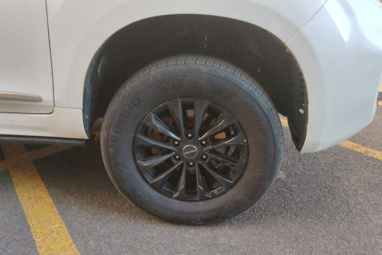 Used Haval H9 2020 2.0T Gasoline 4WD Premium Edition 5 Seats Right Front Wheel Hub