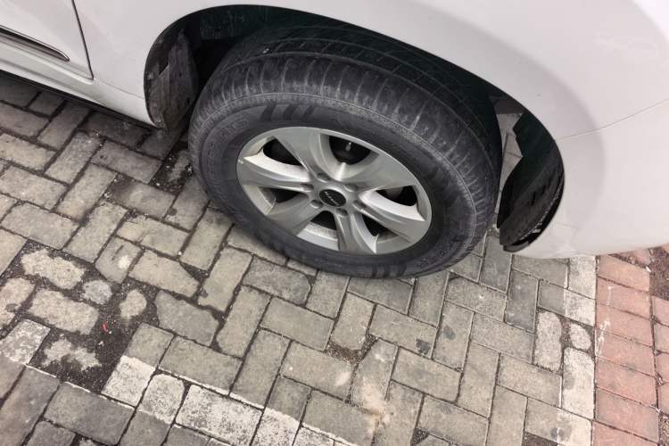 Used Haval H9 2020 2.0T Gasoline 4WD Premium Edition 5 Seats Right Front Wheel Hub