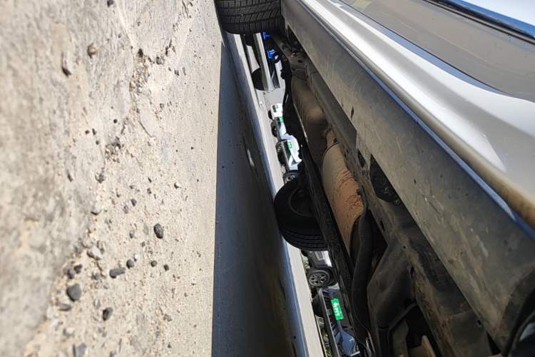 Used Haval H9 2020 2.0T Gasoline 4WD Premium Edition 5 Seats Right Side Sill