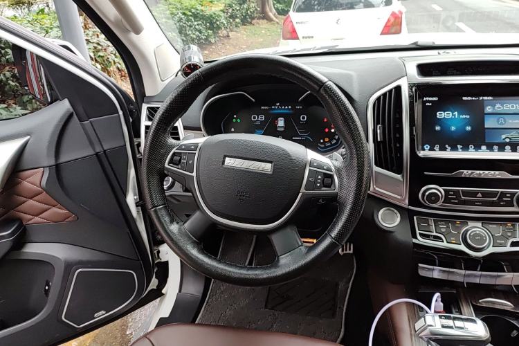 Used Haval H9 2020 2.0T Gasoline 4x4 Luxury 7-Seater Steering Wheel