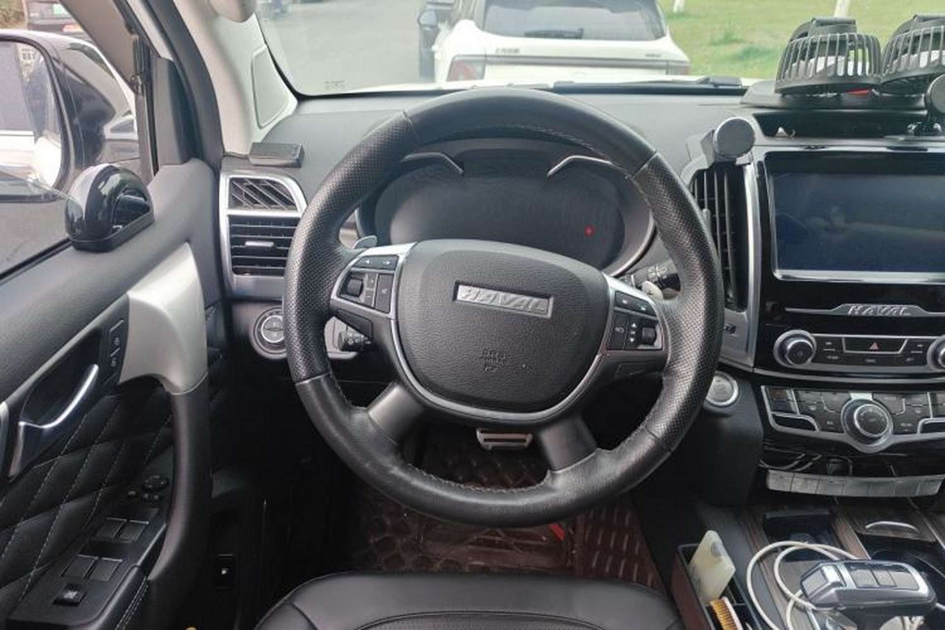 Used Haval H9 2020 2.0T Gasoline 4x4 Comfort Edition 7 Seats Steering Wheel