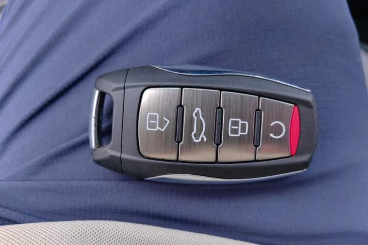 Used Haval H9 2020 2.0T Gasoline 4x4 Elite Version 5 Seats Vehicle Key
