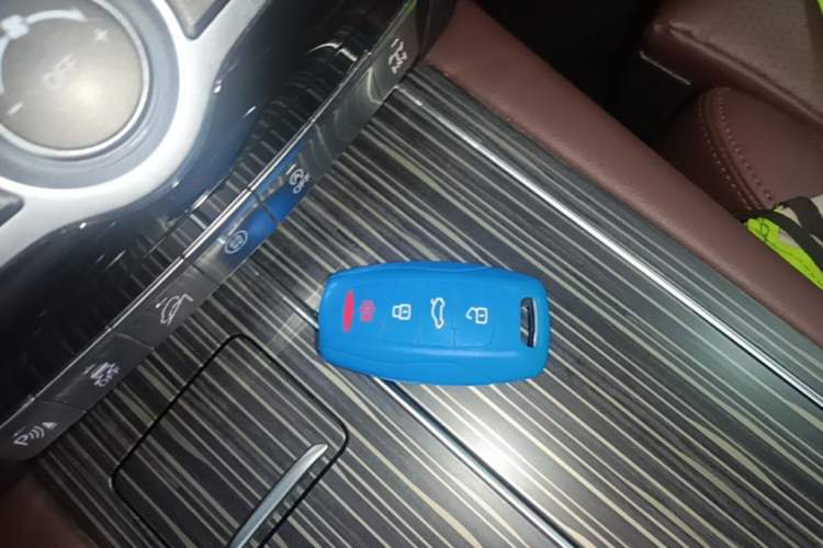 Used Haval H9 2020 2.0T Gasoline 4WD Premium Edition 5 Seats Vehicle Key