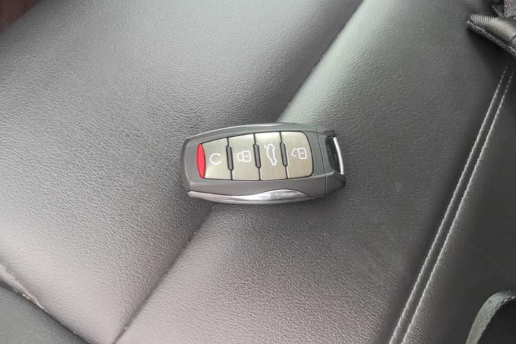 Used Haval H9 2020 2.0T Gasoline 4x4 Elite Version 5 Seats Vehicle Key