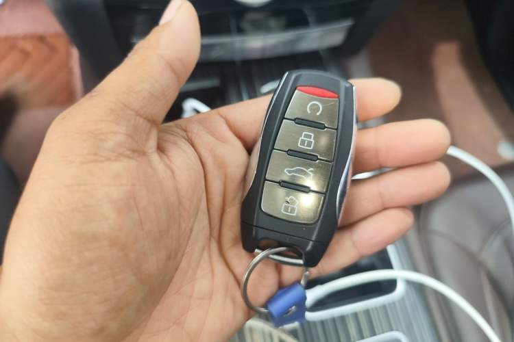 Used Haval H9 2020 2.0T Gasoline 4x4 Luxury 7-Seater Vehicle Key