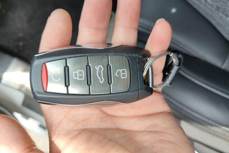 Used Haval H9 2020 2.0T Gasoline 4x4 Elite Version 5 Seats Vehicle Key