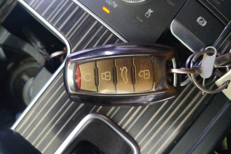 Used Haval H9 2020 2.0T Gasoline 4x4 Luxury 7-Seater Vehicle Key