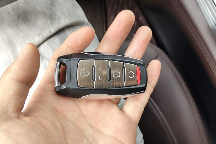 Used Haval H9 2020 2.0T Gasoline 4x4 Luxury 7-Seater Vehicle Key