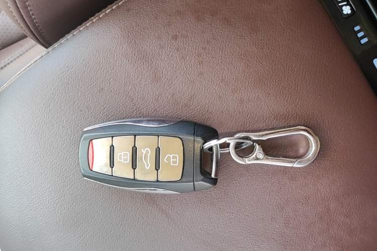 Used Haval H9 2020 2.0T Gasoline 4WD Premium Edition 5 Seats Vehicle Key