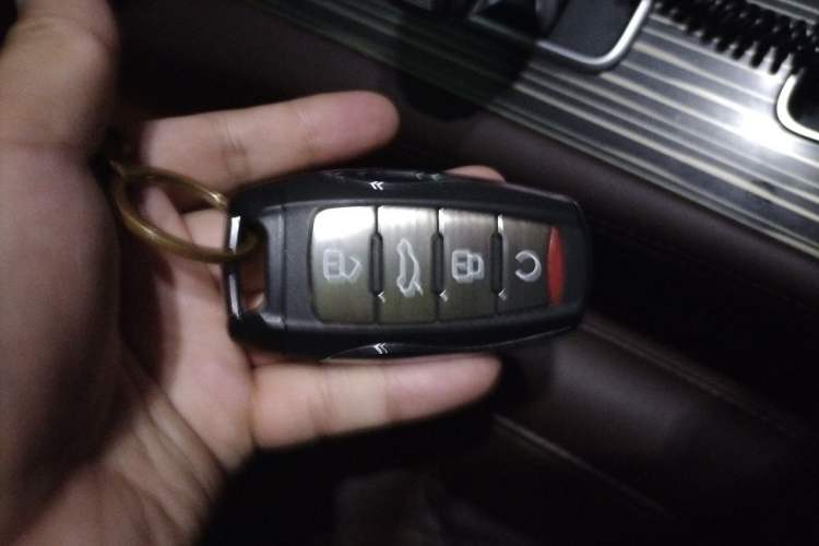 Used Haval H9 2020 2.0T Gasoline 4WD Premium Edition 5 Seats Vehicle Key
