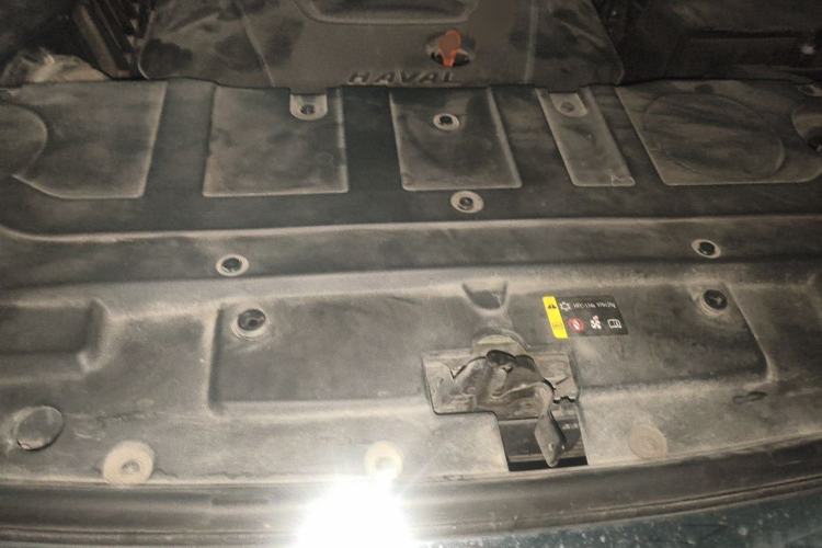 Used Haval H9 2022 2.0T Gasoline 4x4 Luxury 7-Seater Engine Bay