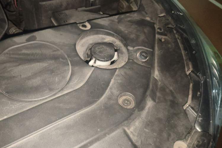Used Haval H9 2022 2.0T Gasoline 4x4 Luxury 7-Seater Engine Bay Left