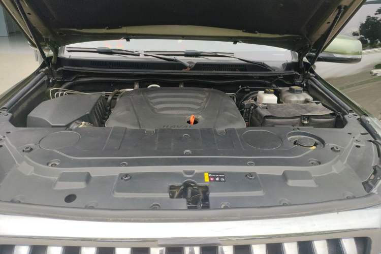 Used Haval H9 2022 2.0T Gasoline 4x4 Elite Model 5 Seats Engine Bay