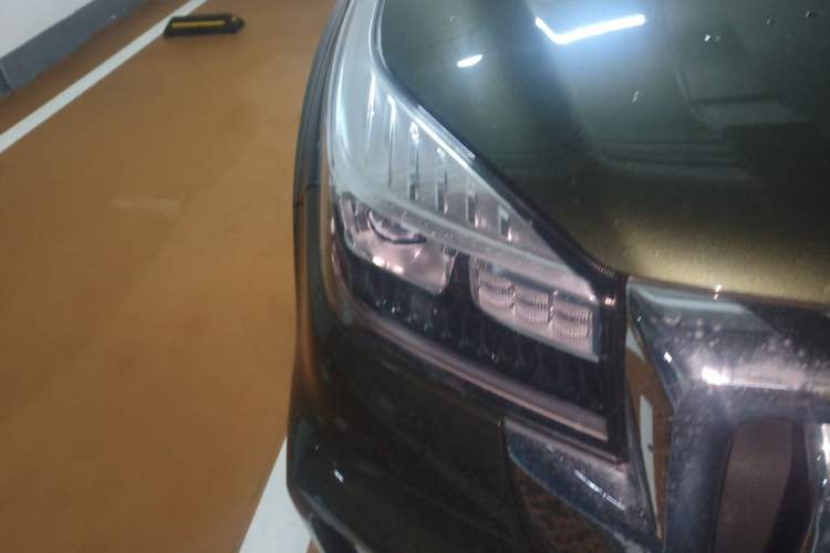 Used Haval H9 2022 2.0T Gasoline 4x4 Luxury 7-Seater Right Front Headlight
