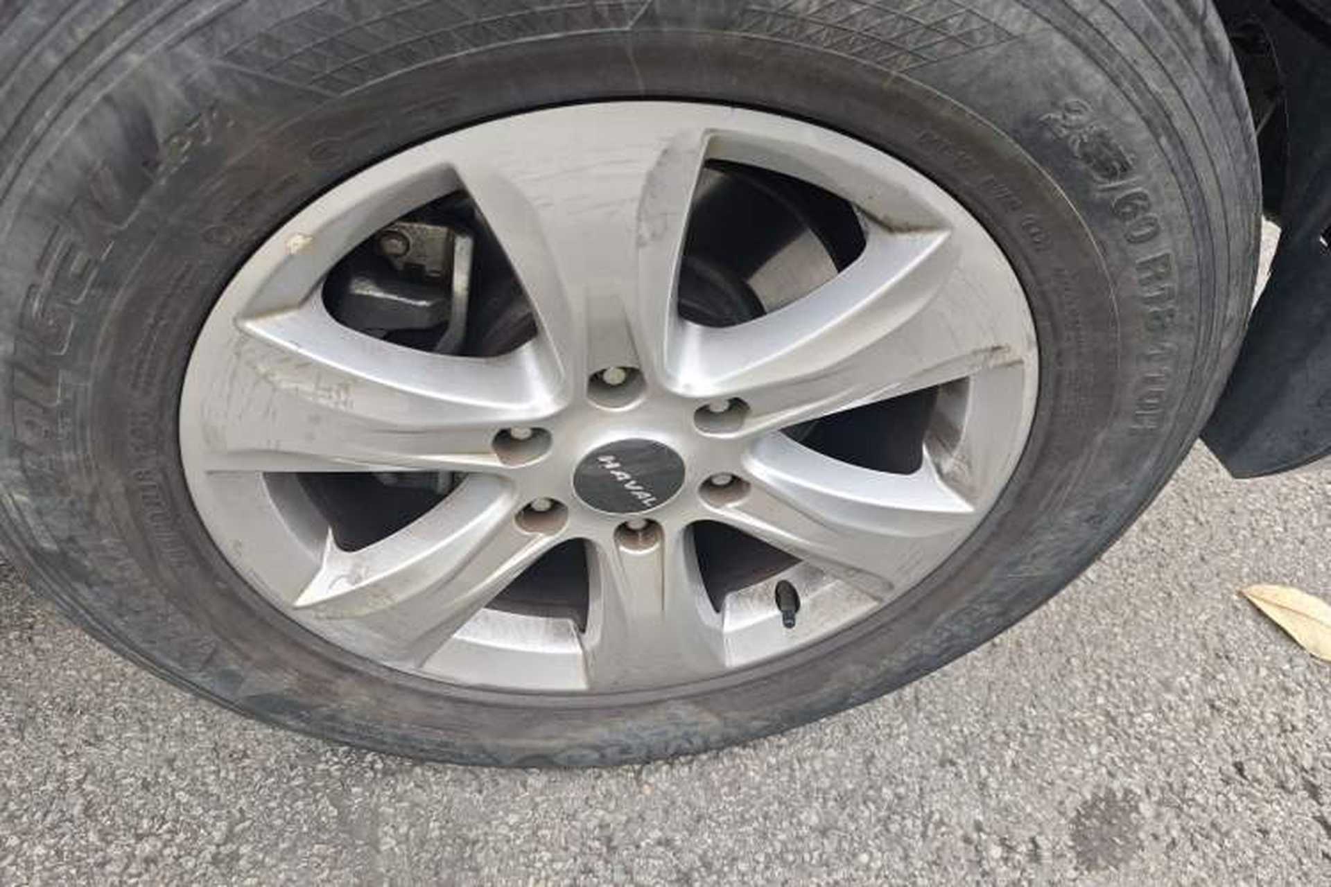 Used Haval H9 2022 2.0T Gasoline 4x4 Smart Enjoyment Version 5 Seats Right Front Wheel Hub