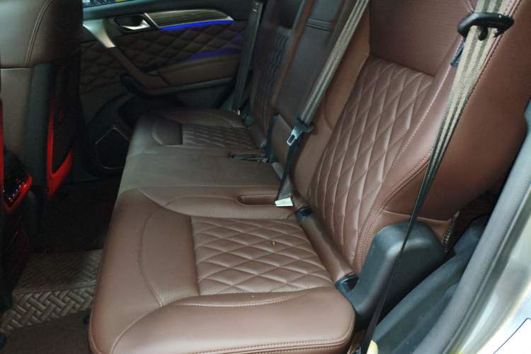 Used Haval H9 2022 2.0T Gasoline 4x4 Luxury 7-Seater Left Rear Seat