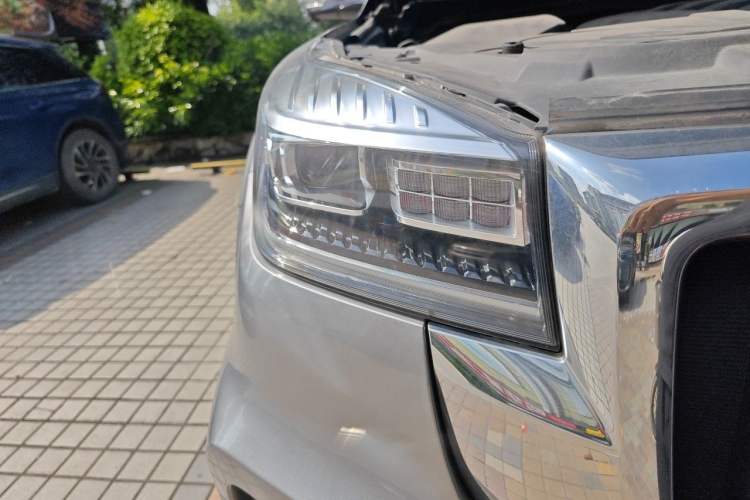 Used Haval H9 2022 2.0T Gasoline 4x4 Comfort Version 7 Seats Right Front Headlight