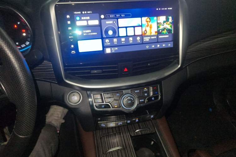 Used Haval H9 2022 2.0T Gasoline 4x4 Premium 5-Seater Audio And AC Panel