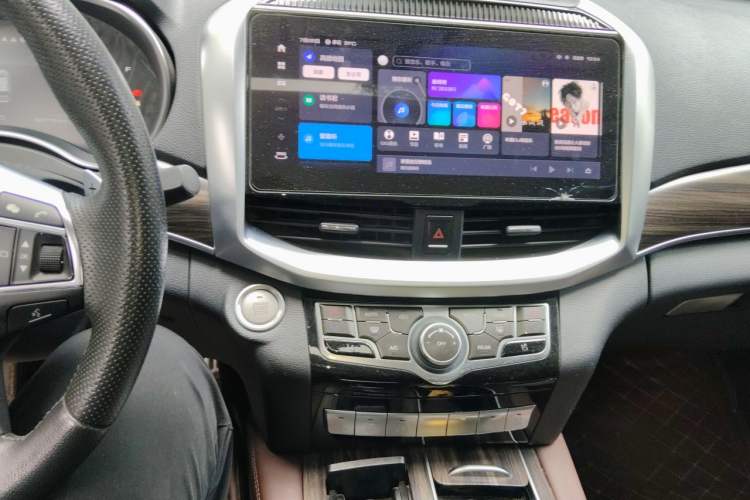 Used Haval H9 2022 2.0T Gasoline 4x4 Smart Enjoyment Version 5 Seats Audio And AC Panel