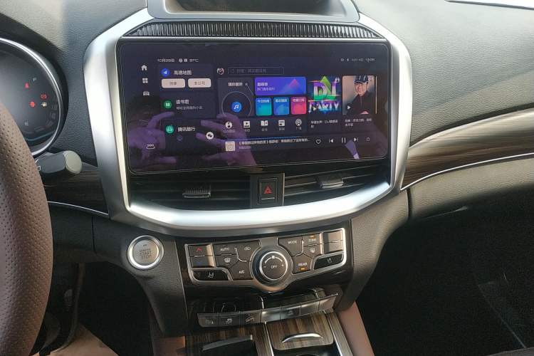Used Haval H9 2022 2.0T Gasoline 4x4 Smart Enjoyment Version 5 Seats Audio And AC Panel