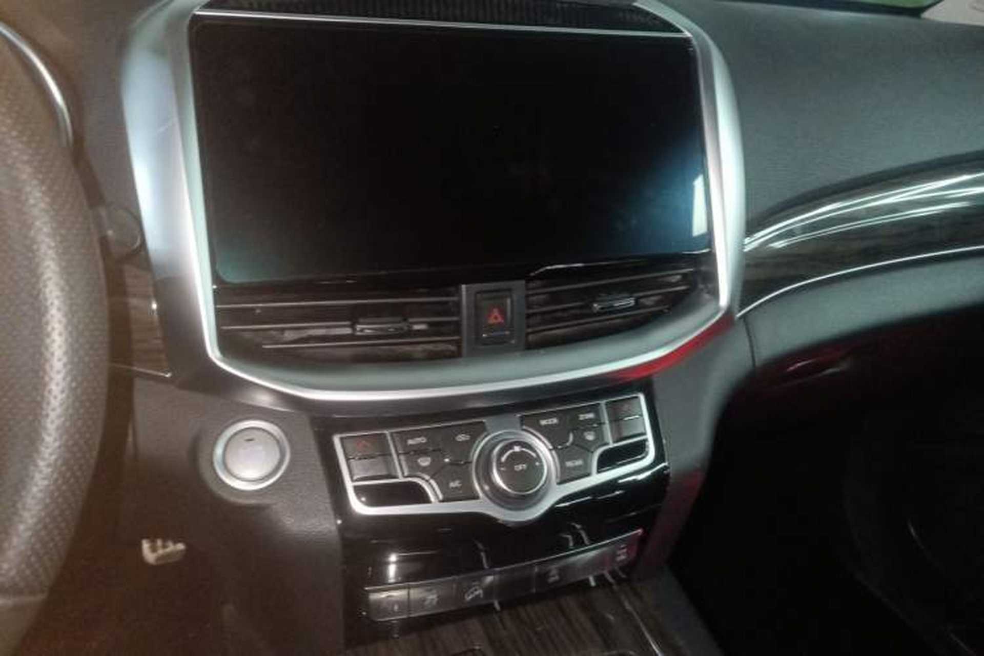 Used Haval H9 2022 2.0T Gasoline 4x4 Elite Model 5 Seats Audio And AC Panel