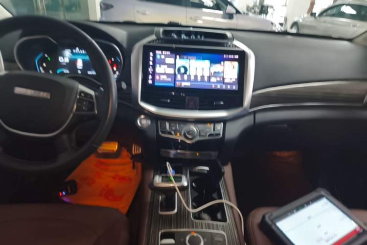 Used Haval H9 2022 2.0T Gasoline 4x4 Luxury 7-Seater Audio And AC Panel