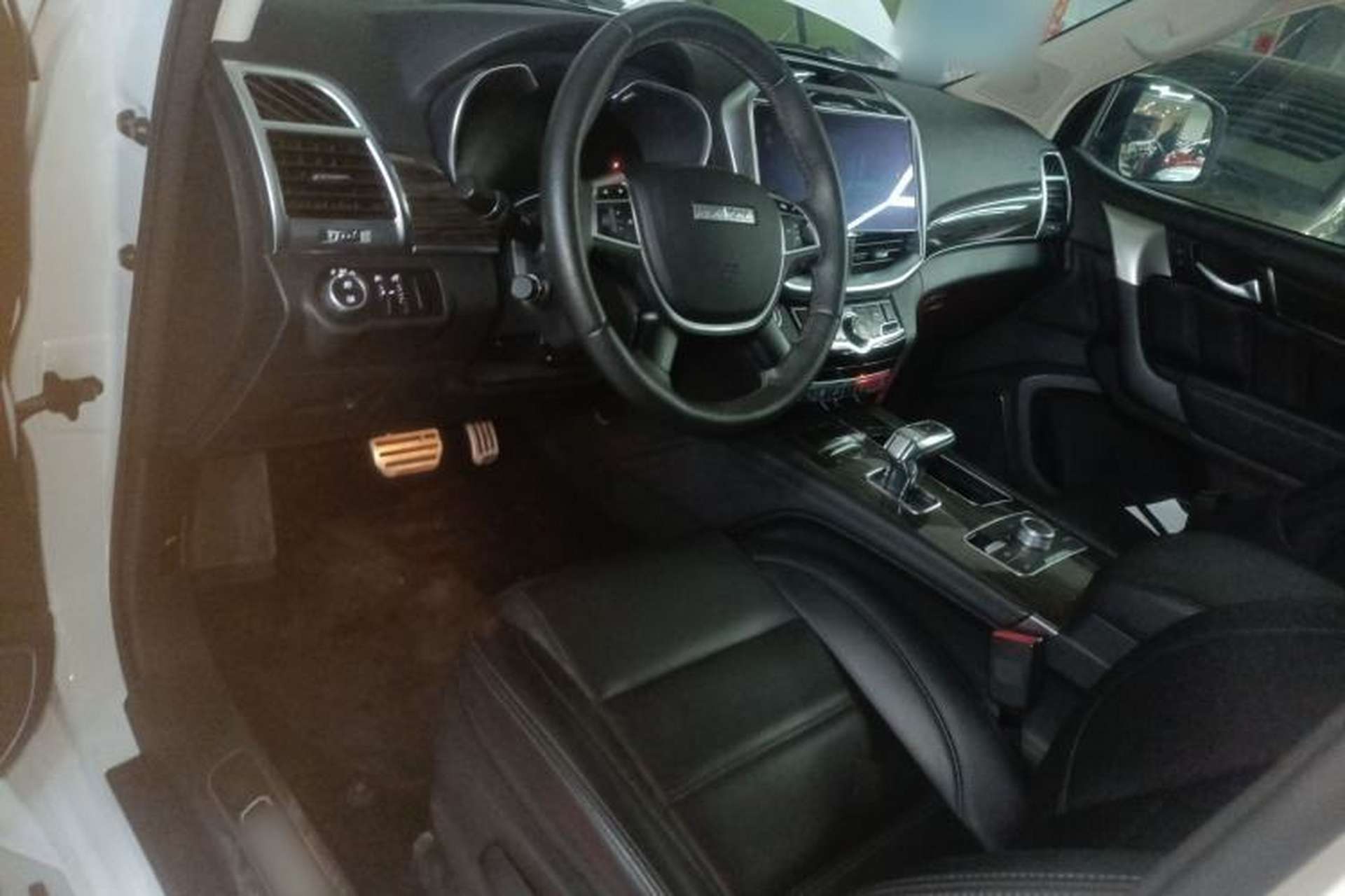 Used Haval H9 2022 2.0T Gasoline 4x4 Elite Model 5 Seats Center Console