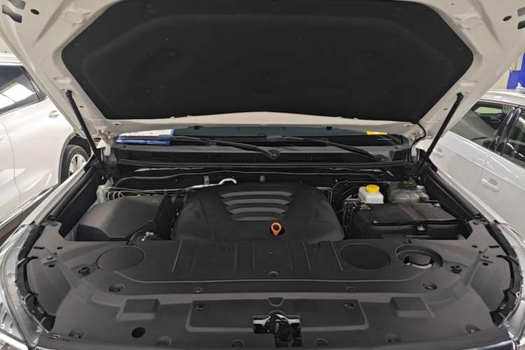 Used Haval H9 2022 2.0T Gasoline 4x4 Comfort Version 7 Seats Engine Bay
