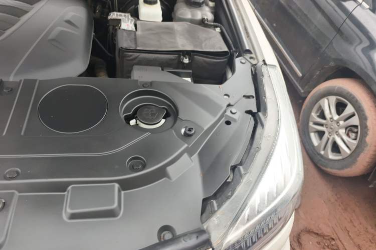 Used Haval H9 2022 2.0T Gasoline 4x4 Comfort Version 7 Seats Engine Bay Left