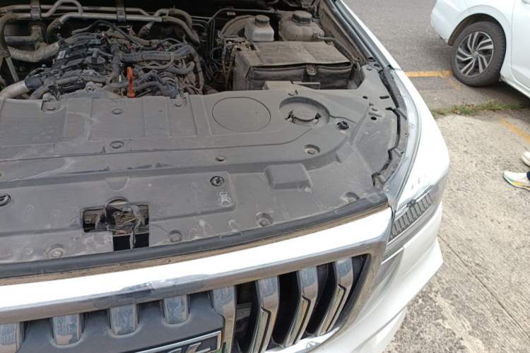 Used Haval H9 2022 2.0T Gasoline 4x4 Comfort Version 7 Seats Engine Bay Left