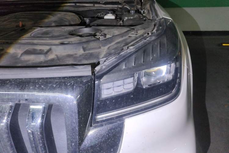 Used Haval H9 2022 2.0T Gasoline All-Wheel-Drive Versatile 5-Seater Engine Bay Left