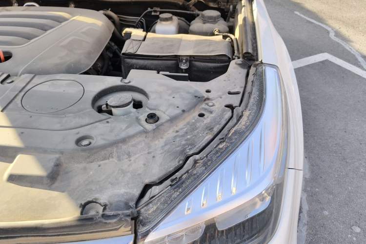 Used Haval H9 2022 2.0T Gasoline All-Wheel-Drive Versatile 5-Seater Engine Bay Left