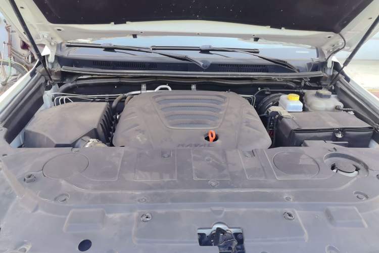 Used Haval H9 2022 2.0T Gasoline 4x4 Elite Model 5 Seats Engine Bay