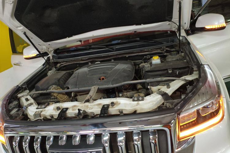 Used Haval H9 2022 2.0T Gasoline 4x4 Elite Model 5 Seats Engine Bay