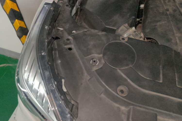 Used Haval H9 2022 2.0T Gasoline 4x4 Premium 5-Seater Engine Bay Right