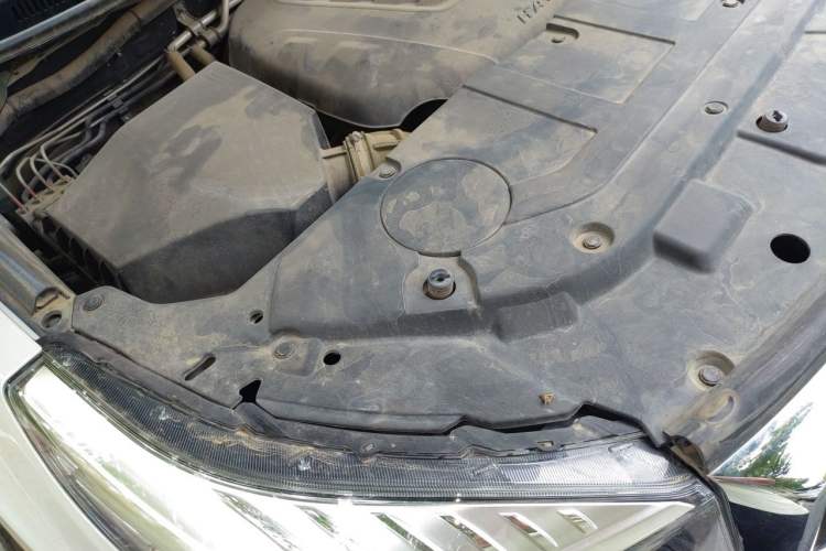 Used Haval H9 2022 2.0T Gasoline 4x4 Premium 5-Seater Engine Bay Right
