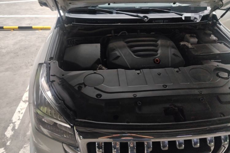 Used Haval H9 2022 2.0T Gasoline 4x4 Premium 5-Seater Engine Bay Right