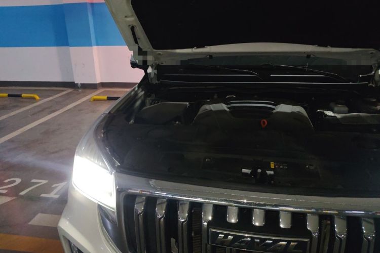Used Haval H9 2022 2.0T Gasoline 4x4 Premium 5-Seater Engine Bay Right